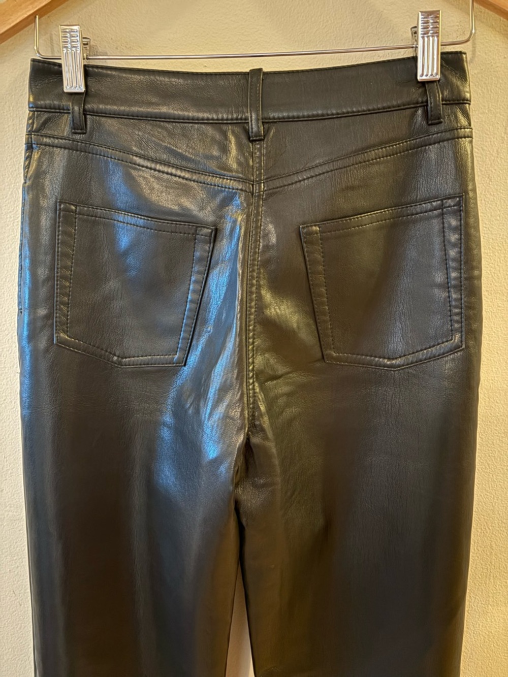 Wilfred Women’s Black Faux Leather, high rise straight leg pants Sz 4, like new! - Picture 6 of 11